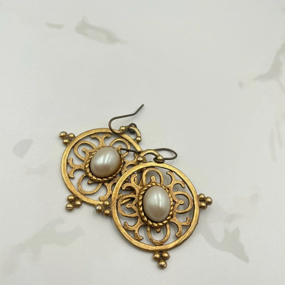 Vintage Gold Tone Faux Pearl Drop Earrings Filigree Bohemian Round‎ Dangle Boho